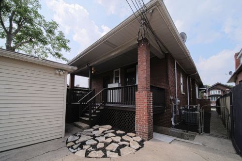 7251 Paxton Ave, Chicago IL  60649-2519 exterior