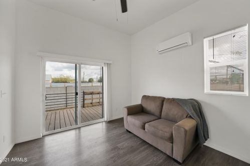 1229 13th Ave, Phoenix AZ 85007-4138 exterior