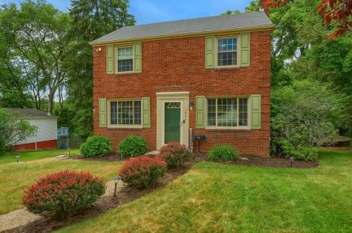 7955 Lindisfarne Dr, Pittsburgh, PA 15237-2364