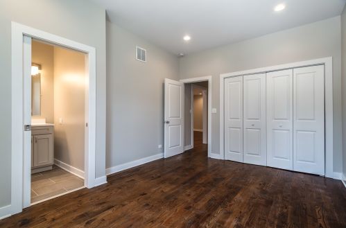 529 46 St, Chicago IL 60653-4501 exterior