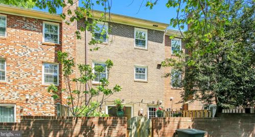 2676 Centennial Ct, Alexandria, VA 22311-1304