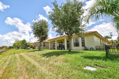 1839 Jamesport Dr, Fort Pierce FL 34953-4599 exterior