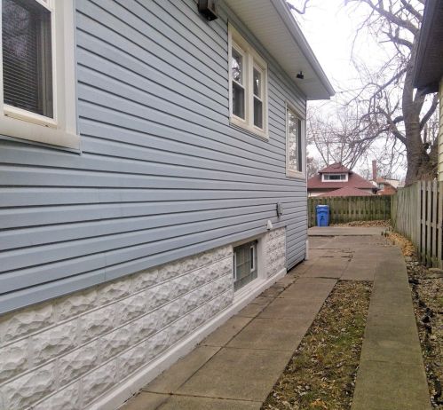 12131 Princeton Ave, Chicago, IL 60628-6515