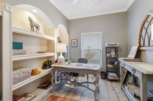 267 Glen Eagle Cir, Naples FL 34104-5715 exterior