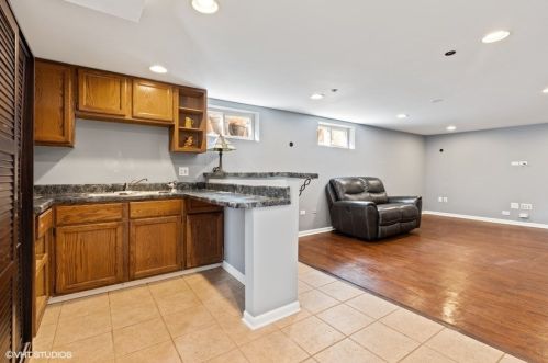 4815 Mulligan Ave, Chicago IL 60630-2921 exterior