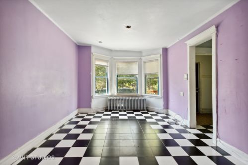 6129 Ravenswood Ave, Chicago IL  60660-2319 exterior