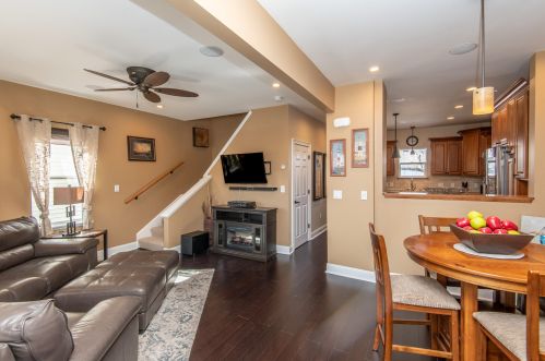 1723 65th St, Milwaukee, WI 53214-4913