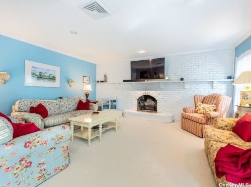 30 Osage Dr, Huntington Station NY exterior