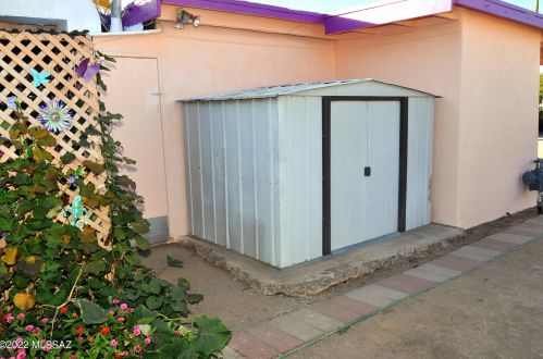 4114 Monte Vis Dr, Tucson AZ 85712-5516 exterior