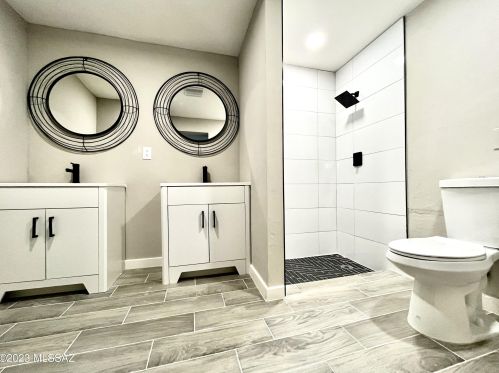 2520 Calle Cordova, Tucson AZ  85710-5732 exterior