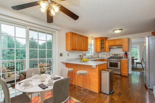 4 Devinne Dr, Concord NH 03301-5900 exterior