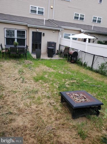 1311 Marshall St, Philadelphia PA 19122-4314 exterior