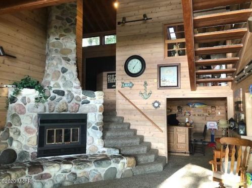 19042 Brandywine Dr, Gobles MI 49055-8691 exterior