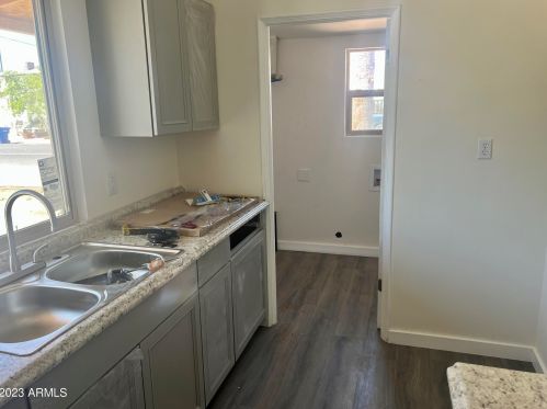 902 2nd Ave, Phoenix AZ  85003-2512 exterior