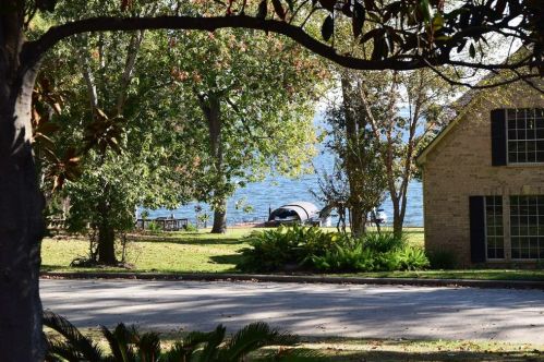 13413 Northshore Dr, Montgomery TX 77356-5436 exterior