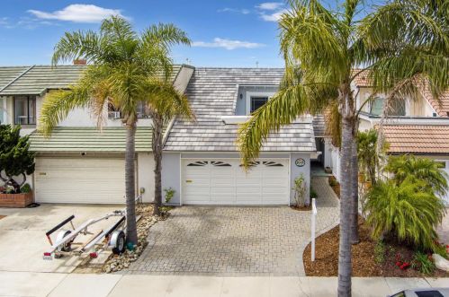 2045 Jamestown Way, Oxnard, CA 93035-3747