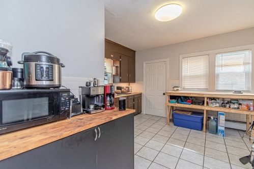 13 Ashwood St, Worcester MA 01604-3831 exterior