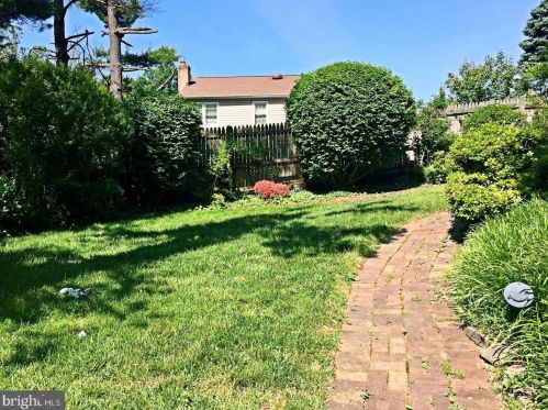 1904 Great Falls St, Mc Lean VA  22101-5417 exterior