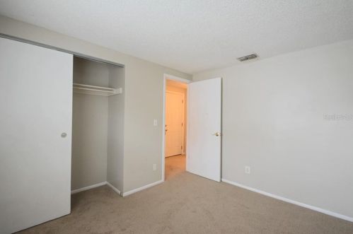 7501 Woodland Oaks Ct, Tampa FL 33615-1631 exterior