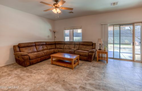 8363 Hunnic Dr, Tucson AZ 85747-5987 exterior