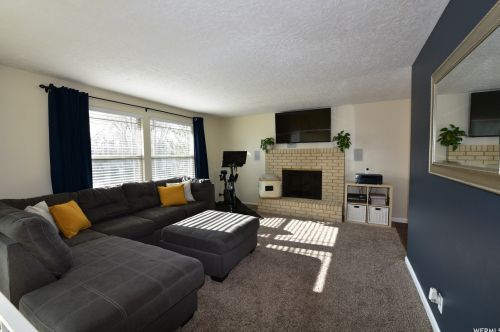 983 Cedar Ter Dr, Sandy UT 84094-0234 exterior