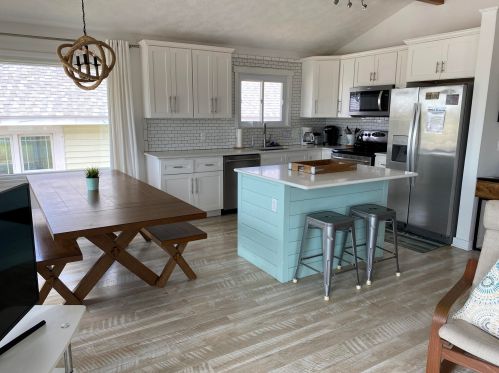 1548 Beach St, Meskegon MI  49441-1006 exterior