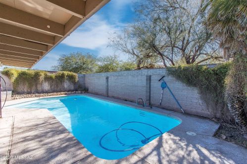 4602 Seneca St, Tucson AZ  85712-3272 exterior