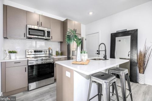 759 18th St, Washington DC 20009-1813 exterior