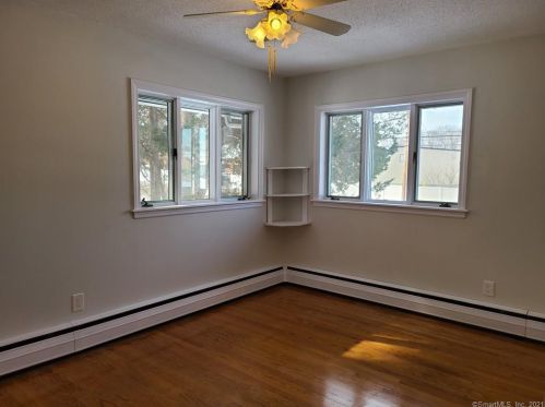 99 Elm St, North Haven CT 06473-2509 exterior