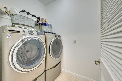 9516 Royal Poinciana Dr, Fort Pierce FL  34987-2506 exterior