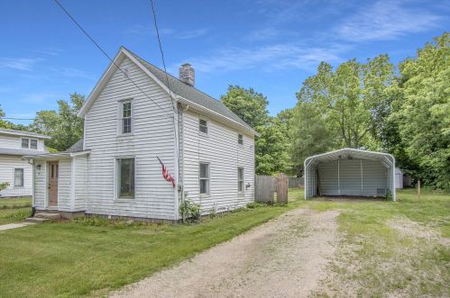 127 Robinson St, Allegan, MI 49010-1038