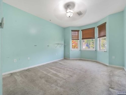 1303 Gatherings Dr, Paterson NJ 07508-1380 exterior