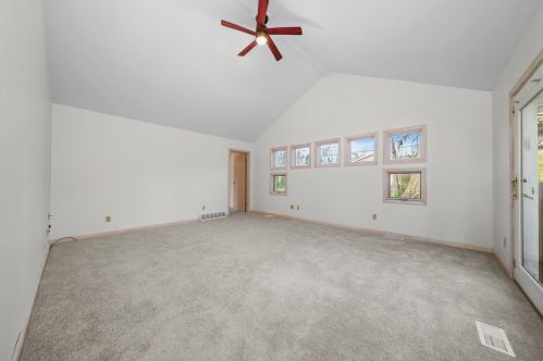 9006 Vine Ave, Bull Valley IL 60097-8243 exterior