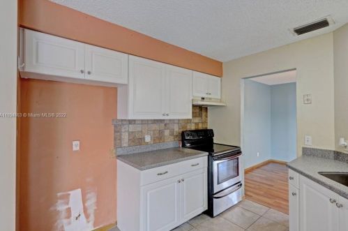 681 College Park Rd, Fort Pierce FL 34953-3330 exterior