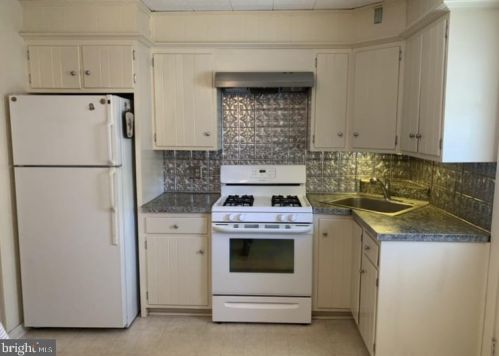 622 New Holland Ave, Lancaster PA 17602-2135 exterior