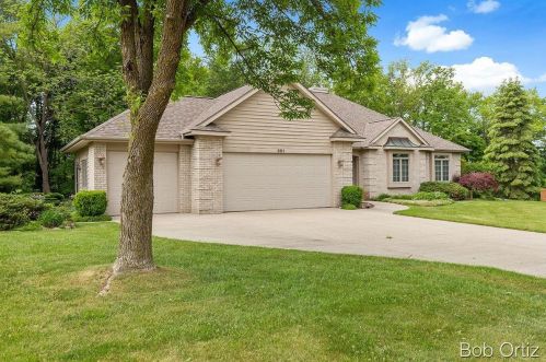 351 Stonehenge Dr, Wyoming, MI