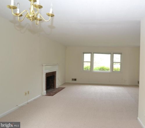 7115 Enterprise Ave, Mc Lean VA  22101-5608 exterior