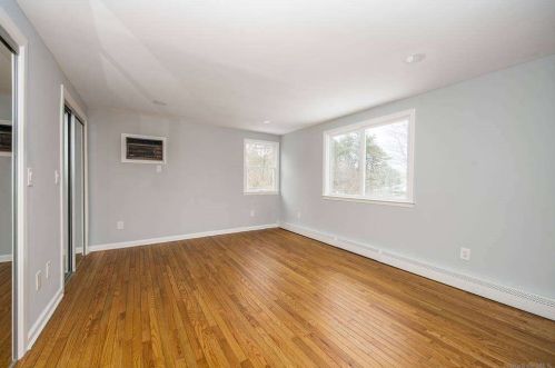 496 Johnson Ave, Hauppauge NY 11779-6140 exterior