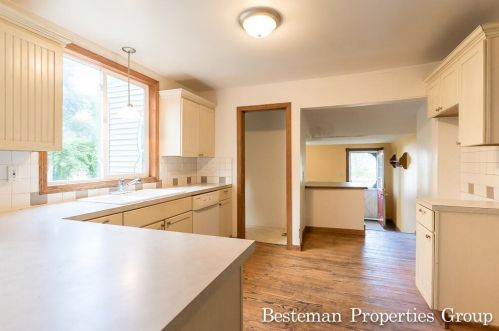 1121 Wilson Ct, Meskegon MI 49441-5150 exterior