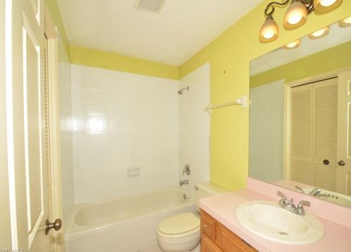 10744 Regent Cir, Naples FL 34109-1559 exterior