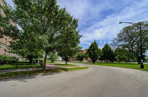 5001 King Dr, Chicago IL  60615-2307 exterior