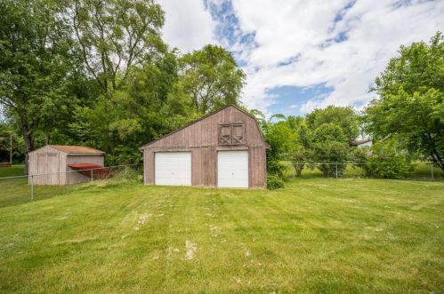 332 12 St, Plainwell MI 49080-1117 exterior