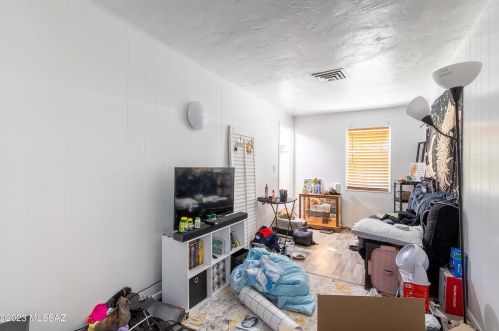 4602 Seneca St, Tucson AZ  85712-3272 exterior