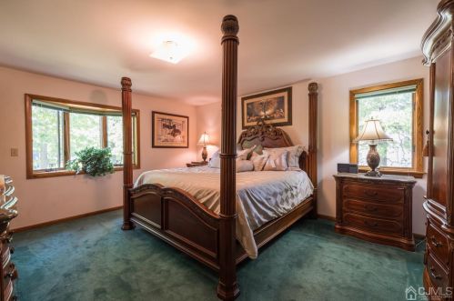 2350 Plainfield Ave, Piscataway NJ 08854-4045 exterior