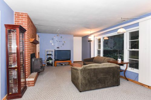 87 Baseline Rd, Plainwell MI 49080-9549 exterior