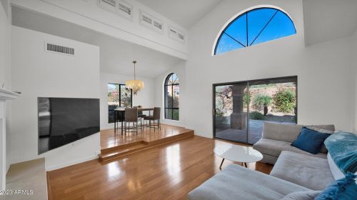 10863 11th St, Phoenix AZ  85020-5836 exterior