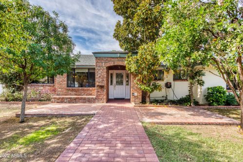 7212 1st St, Phoenix, AZ 85020-4804