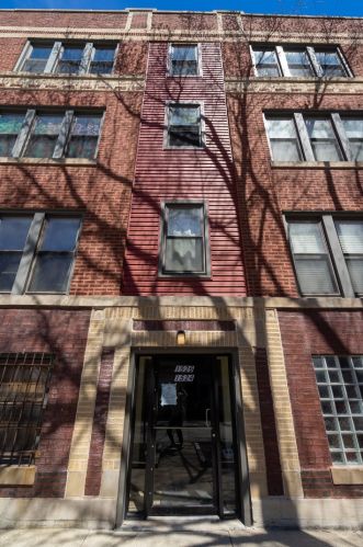 1526 Belle Plaine Ave, Chicago, IL 60613-1857