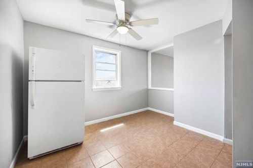 140 Clinton Pl, East Rutherford NJ 07073-1723 exterior