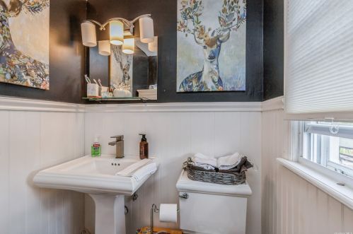 3 Lyons St, Huntington Station NY 11747-1000 exterior